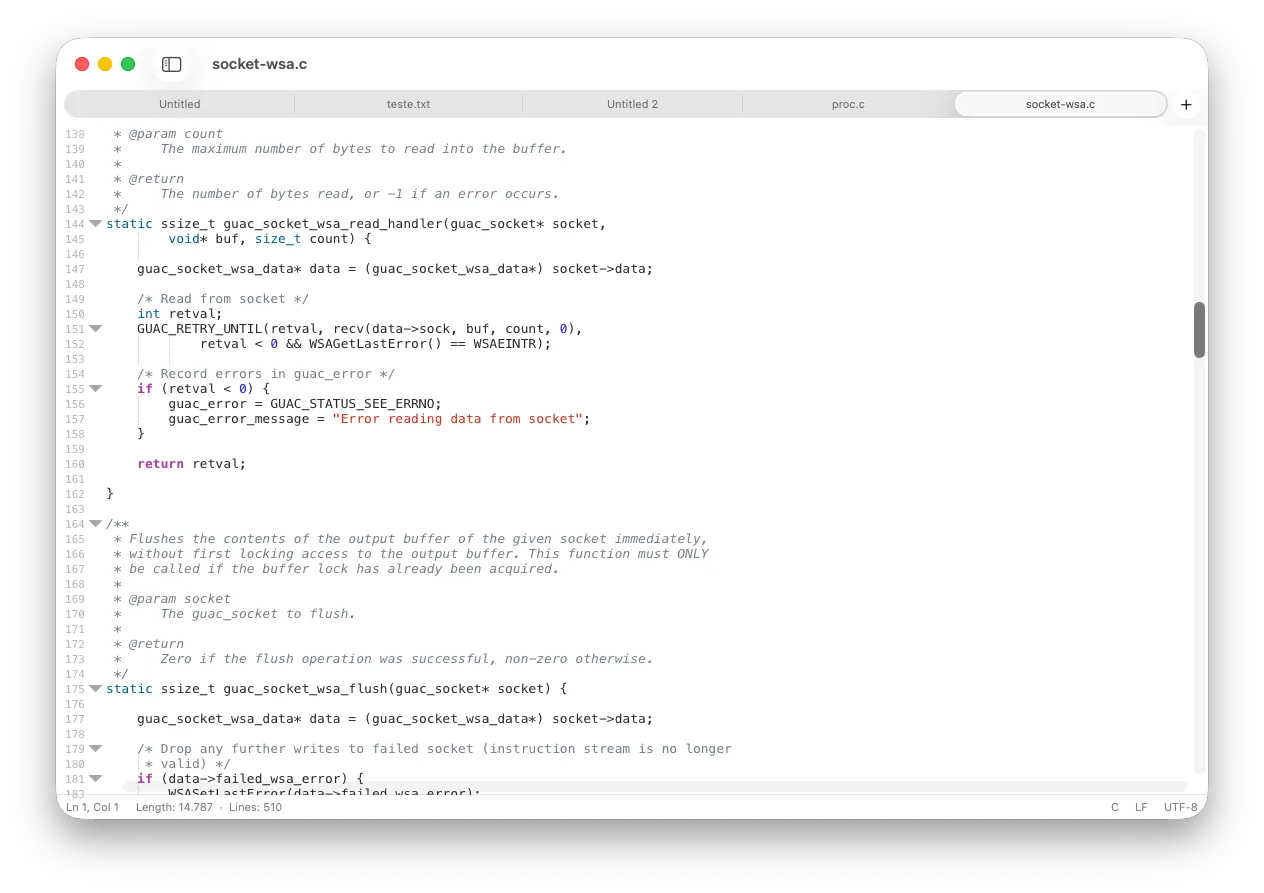 MacPad++ editando um arquivo C, com vários documentos abertos em abas