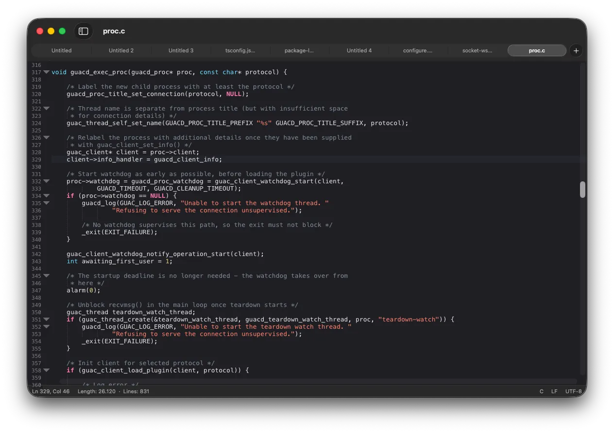 MacPad++ editando um arquivo C, com vários documentos abertos em abas